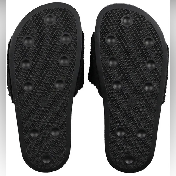 🙂[BRAND NEW] CHINATOWN MARKET SMILEY BASKETBALL SHERPA SLIDES SLIP-ON SANDALS🙂 - Picture 3 of 12